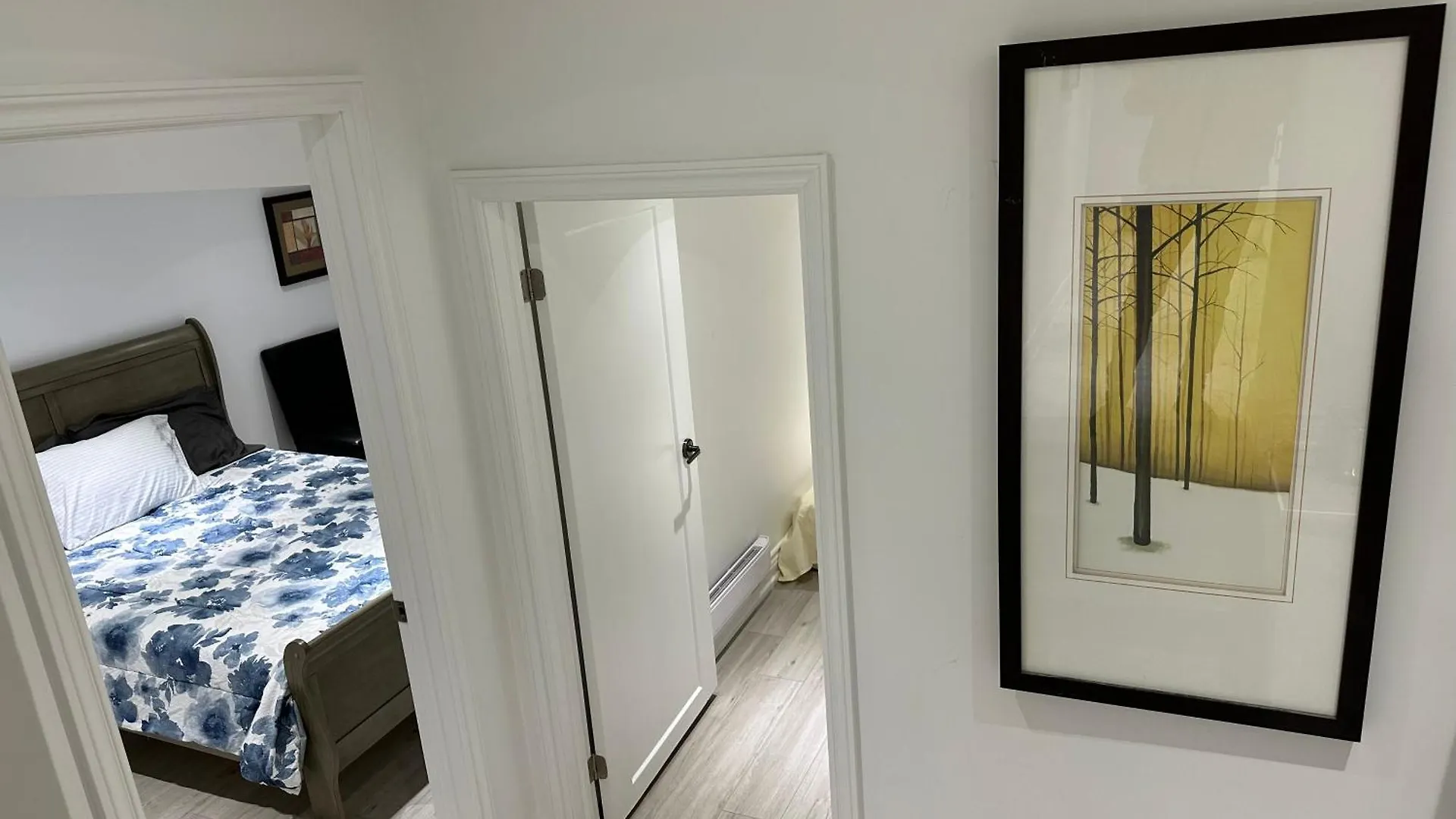 Maison d'hôtes Double Bedroom On Up Or 3 Bedrooms In Basement Near Eglinton Subway Station Toronto Canada