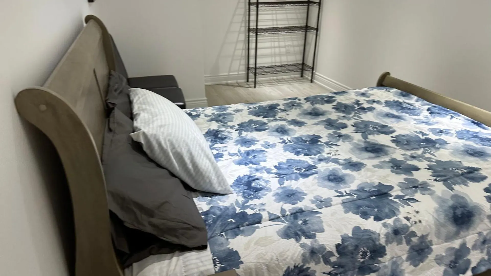 Double Bedroom On Up Or 3 Bedrooms In Basement Near Eglinton Subway Station Toronto 0*,