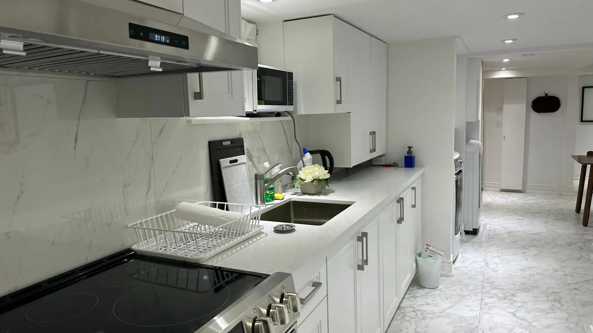 Double Bedroom On Up Or 3 Bedrooms In Basement Near Eglinton Subway Station Toronto Canada