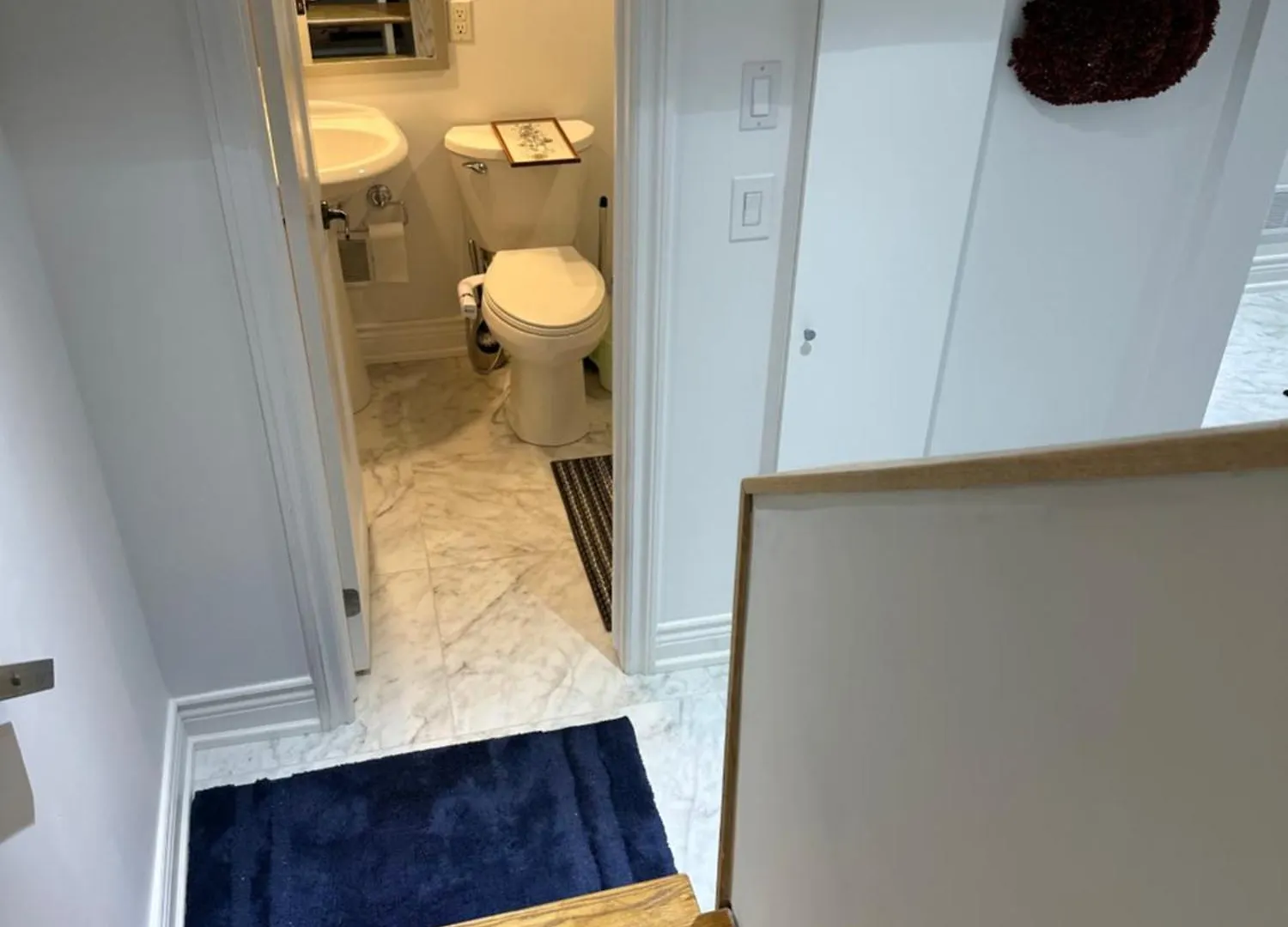 Maison d'hôtes Double Bedroom On Up Or 3 Bedrooms In Basement Near Eglinton Subway Station Toronto