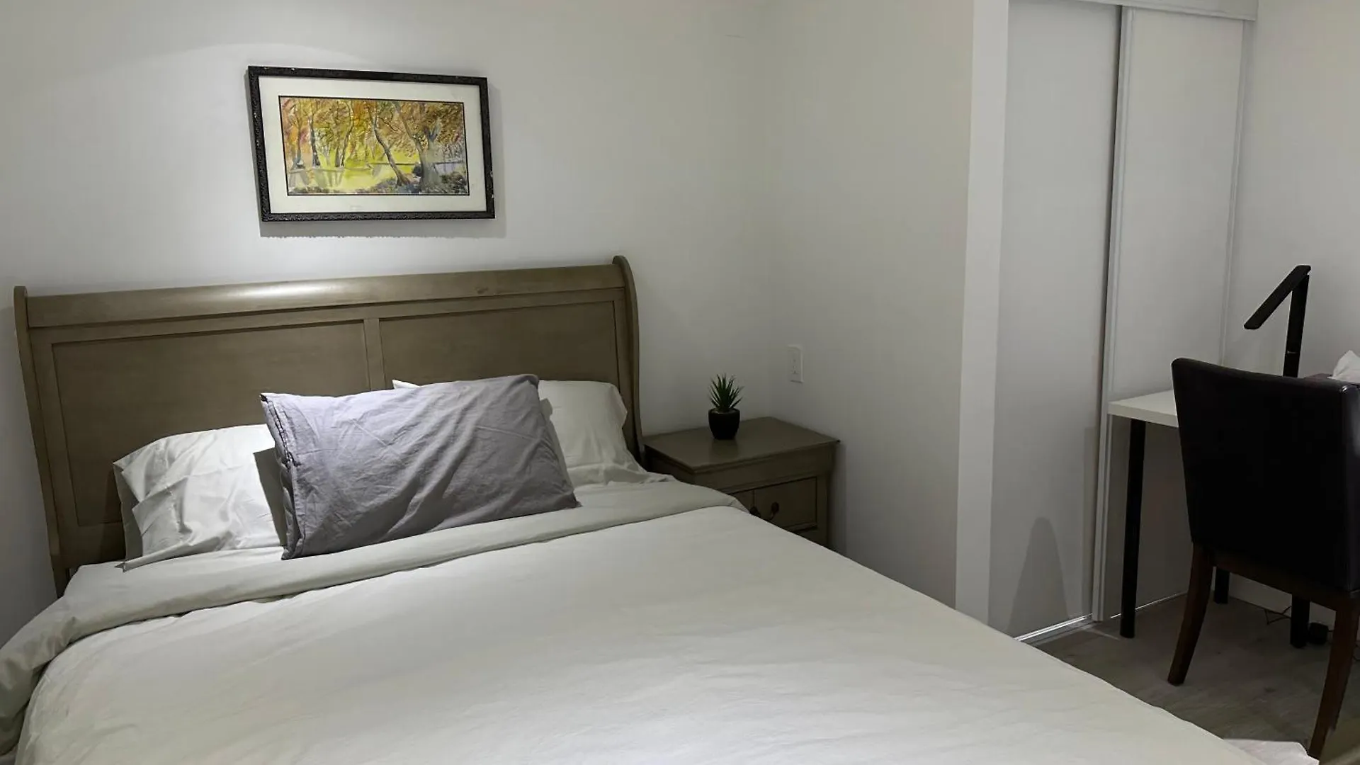 Double Bedroom On Up Or 3 Bedrooms In Basement Near Eglinton Subway Station Toronto 0*,