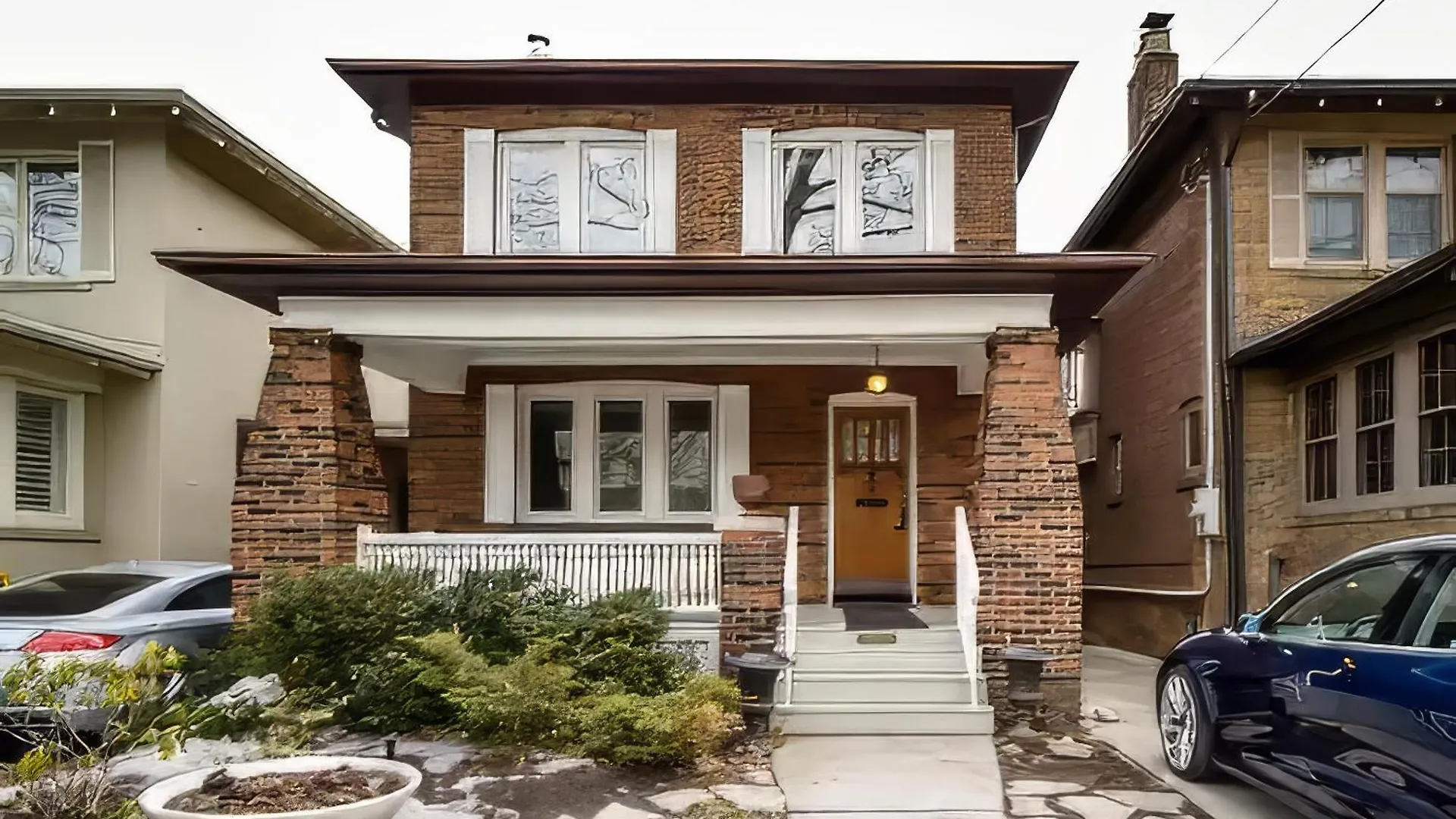 Double Bedroom On Up Or 3 Bedrooms In Basement Near Eglinton Subway Station Toronto Maison d'hôtes
